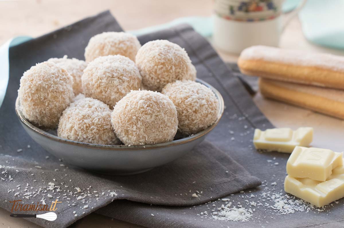 Tartufi di tiramisù al cocco